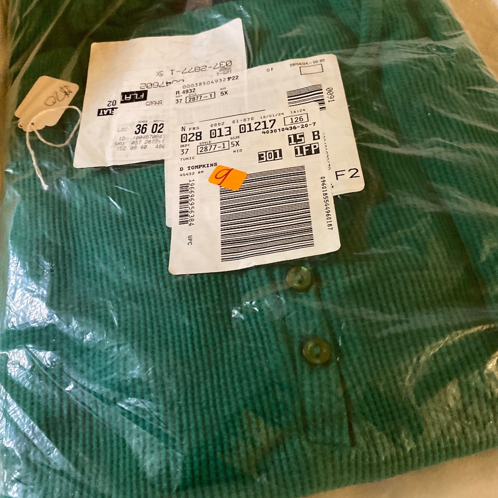 Women’s green long sleeve shirt